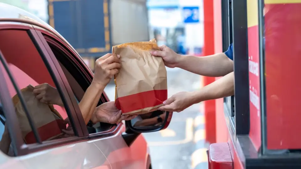 Franquia do McDonald's: saiba quanto custa e se vale a pena investir
