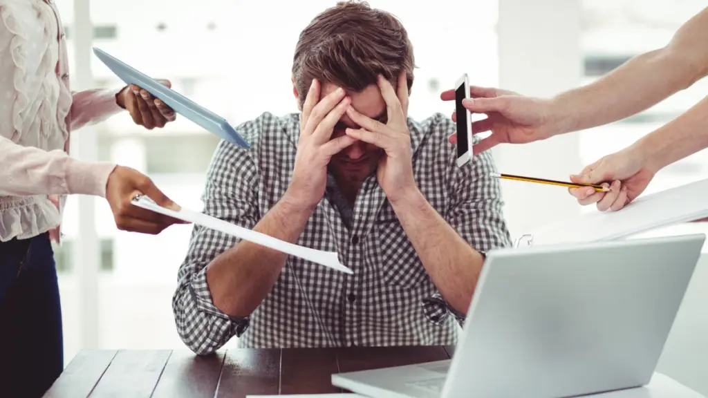 Como calcular hora extra fórmula, 50%, 100% e exemplos